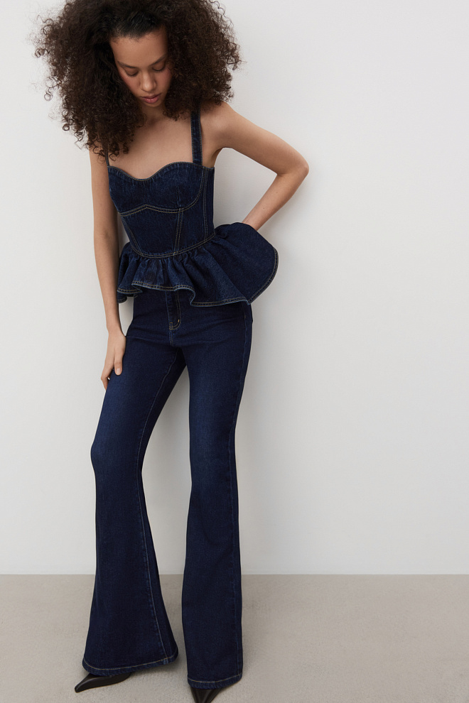 Джинсы клеш с высокой посадкой