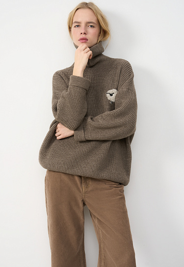 Джемпер с объемным дизайном