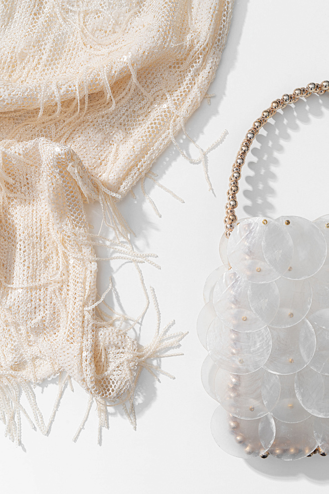 Юбка миди, декорированная пайетками