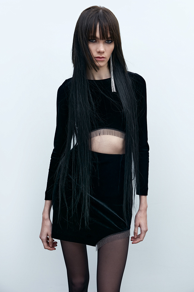 Бархатный костюм из топа и юбки