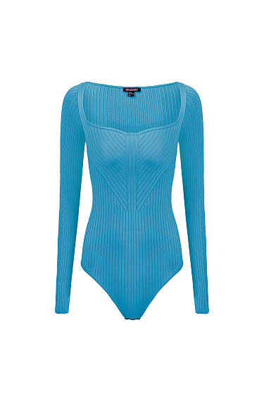 Боди с фигурным вырезом