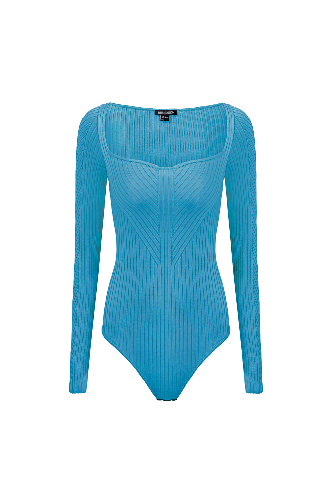 Боди с фигурным вырезом