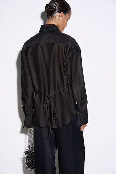 Рубашка из шелка с большими плечами