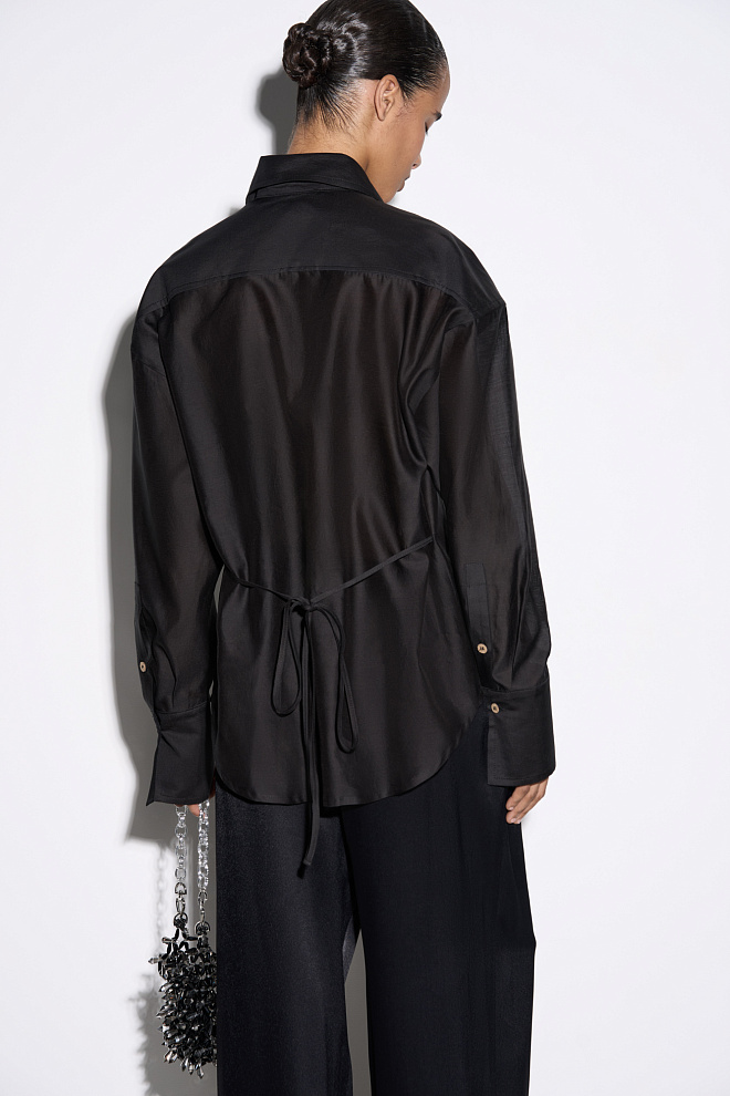 Рубашка из шелка с большими плечами