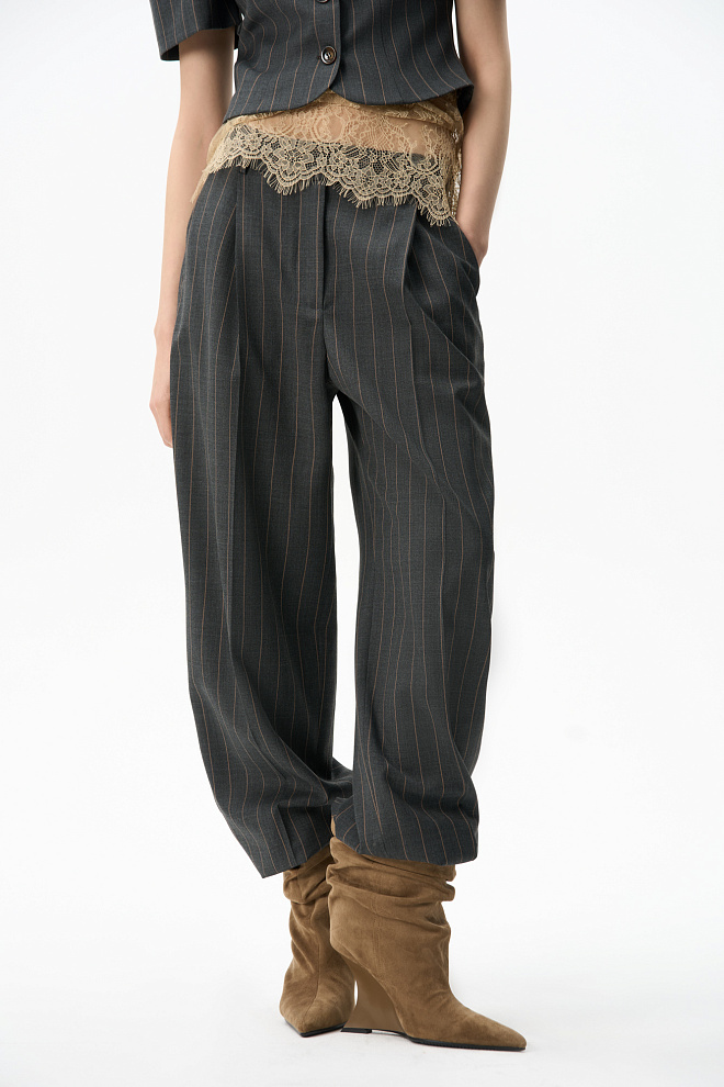 Брюки в полоску