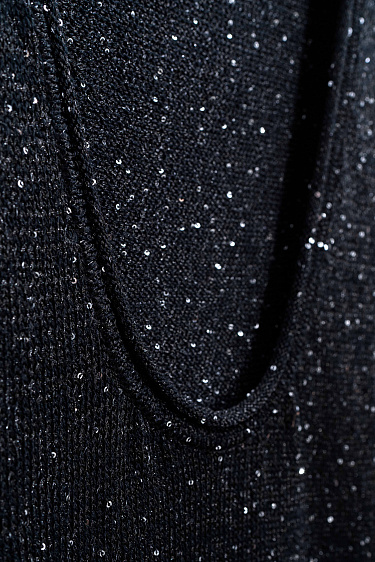 Платье с пайетками и открытой спиной