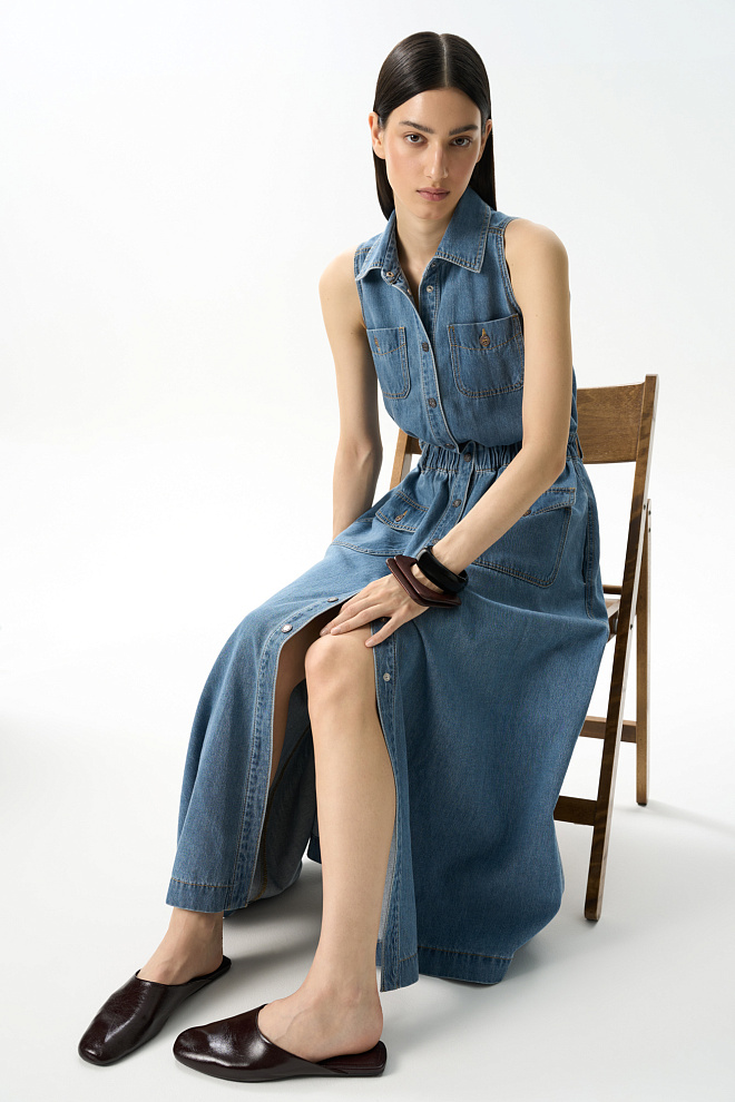 Джинсовое платье с карманами 