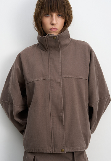 Джинсовая куртка с воротником-стойкой